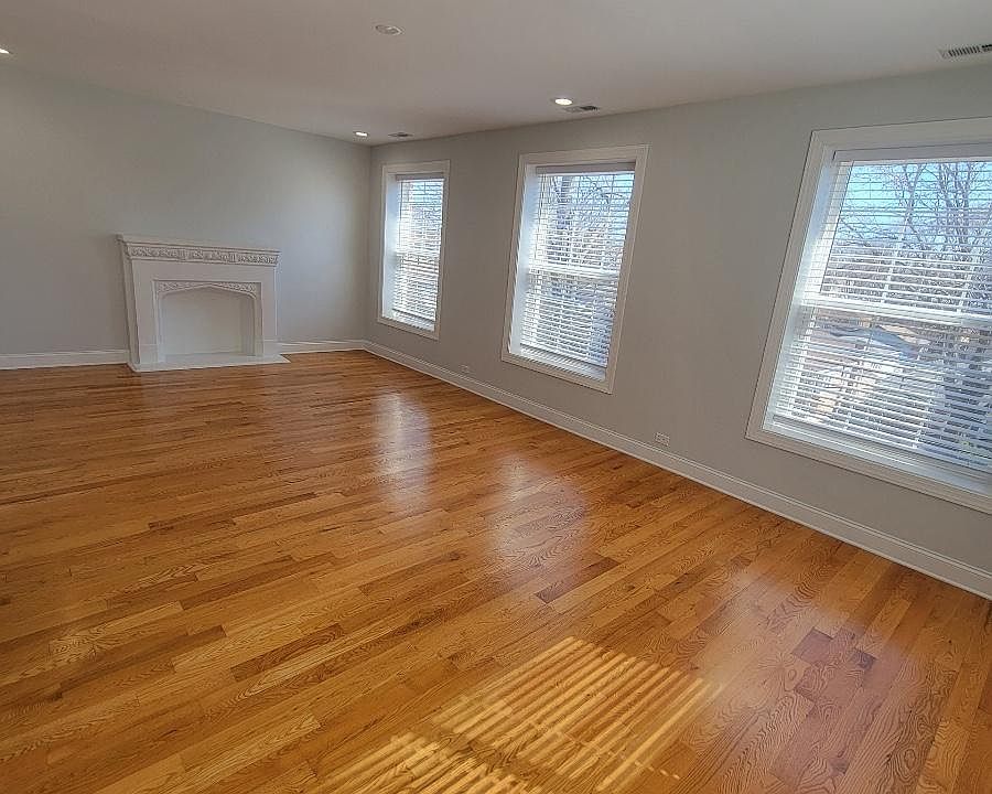 1st image of 6450 N Albany Ave #3N
