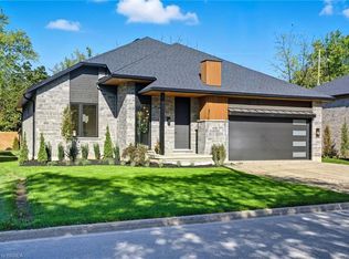 141 Parkside Dr, Brantford, ON N3T0S9