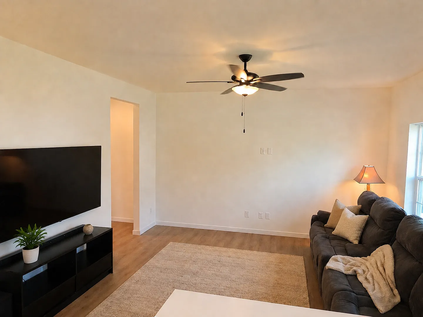 New Construction 3 bedroom 3.5 bathroom townhome — Photo 4