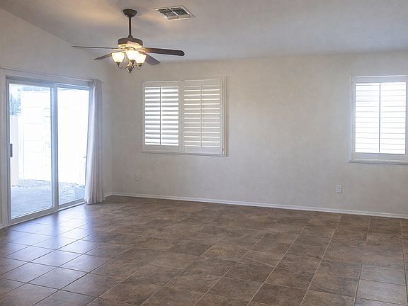 Kitchen / Main living space 4