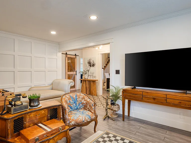 Seabury Dr — Photo 8