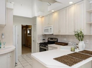 14 Mitchell Ct, Hicksville, NY 11801