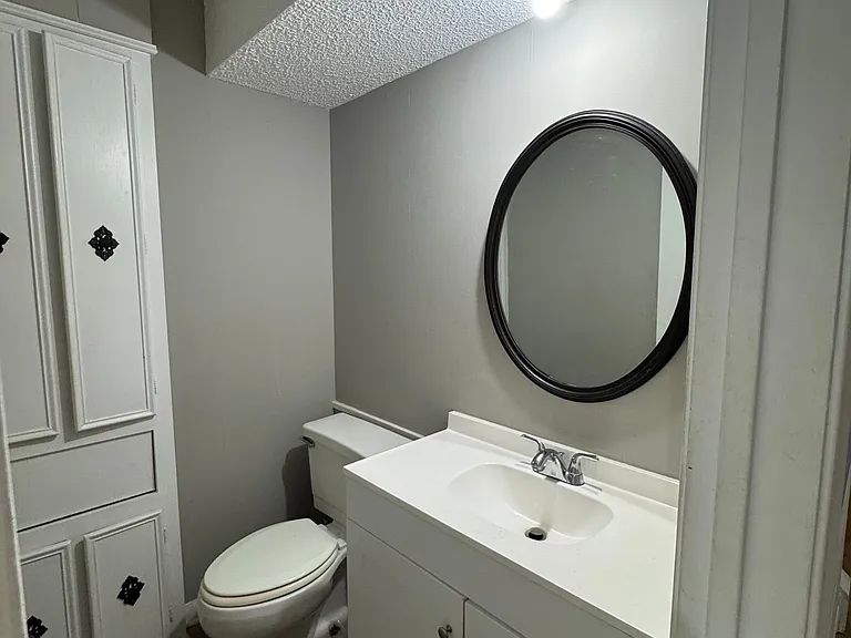1/2 bath