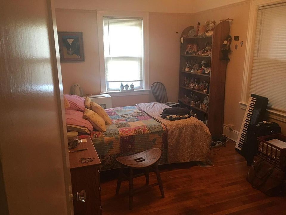 1st image of 48 Hyatt Ave