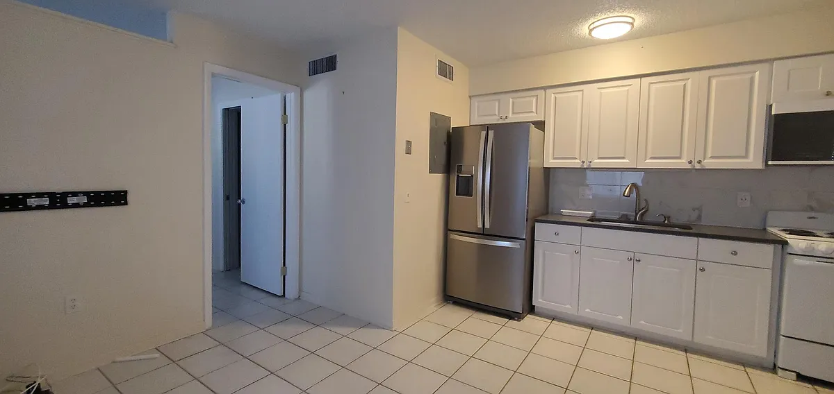 Building Photo - 150 San Juan Cir