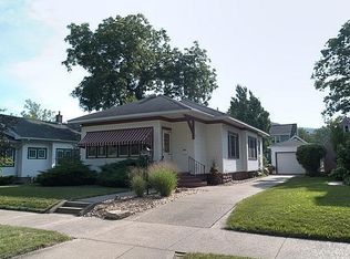 215 21st Pl S, La Crosse, WI 54601