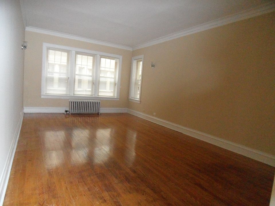 1st image of 6703 N Greenview Ave #1B