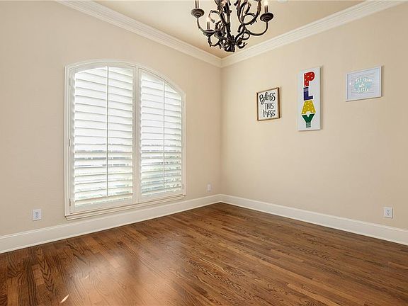 5th image of 806 Stony Passage Ln
