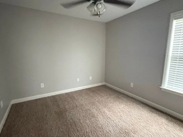 101 Avalon Ln — Photo 15
