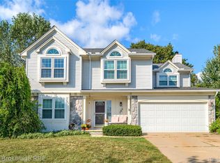 765 3rd St, Fenton, MI 48430