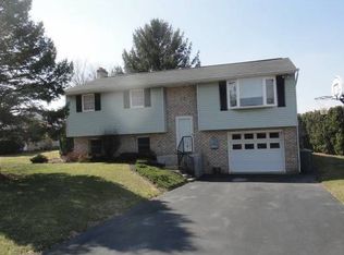 1435 Esther Dr, Lebanon, PA 17042