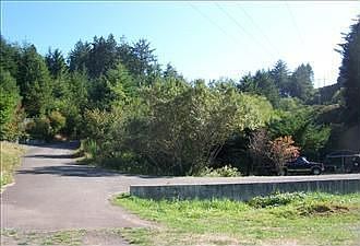 3rd image of 660 Hilltop Dr