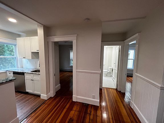 5th image of 6 Glendale St #L