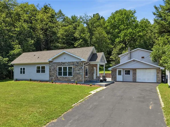 601 Fireline Rd, Palmerton, PA 18071