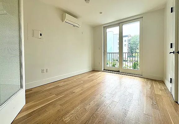 3rd image of 10 Lexington Ave APT 3D