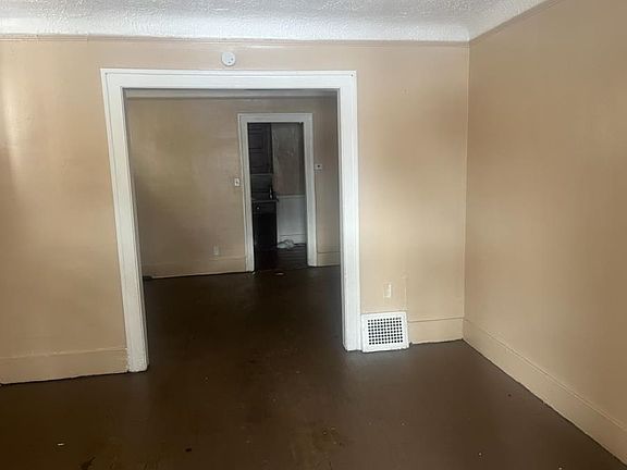 4th image of 2340 W Grand St