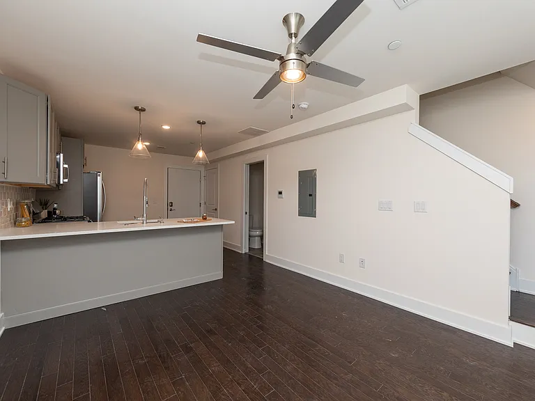 2445 N Front St #3 — Photo 13