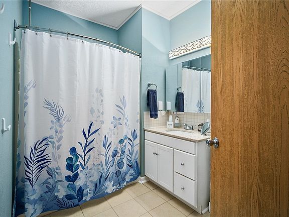 3rd image of 2429 Patricia Dr #2429
