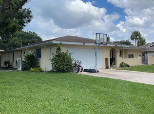 3623 Pin Oaks St, Sarasota, FL 34232