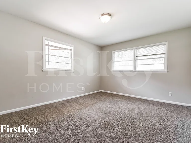 2032 Twin Falls Rd — Photo 16