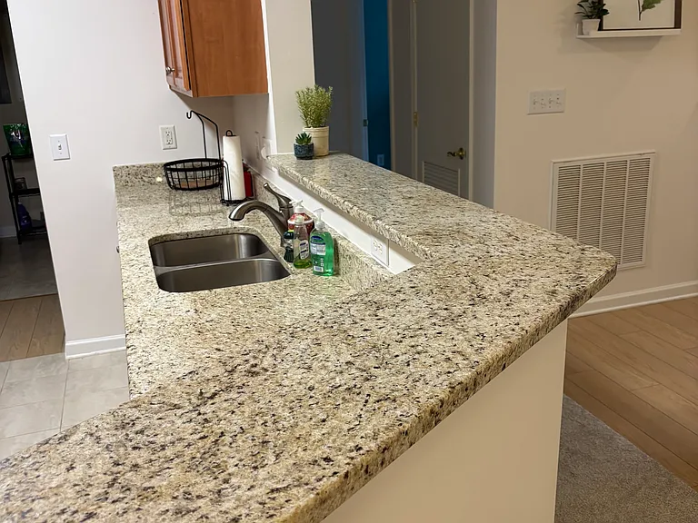 kitchen bar - granite countertops