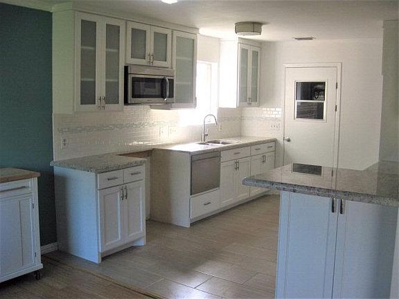 5th image of 2008 Hibiscus Ave