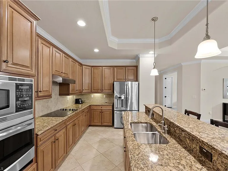 9254 Veneto Pl — Photo 7