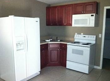 4th image of 2653 Saint Charles St