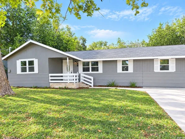 705 SHORT AVE, Seguin, TX 78155