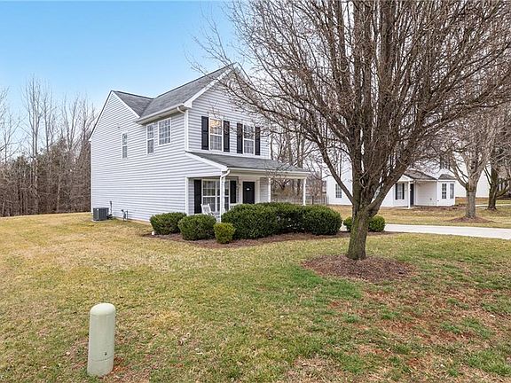 4th image of 429 Rockbridge Dr