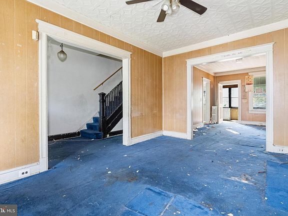 3rd image of 325 Bryant St NE