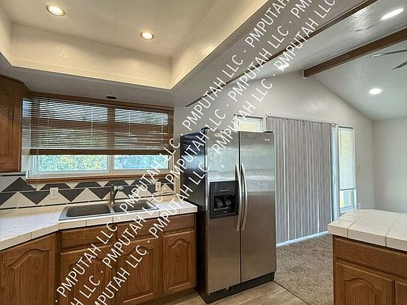 4th image of 1602 E 2550 N