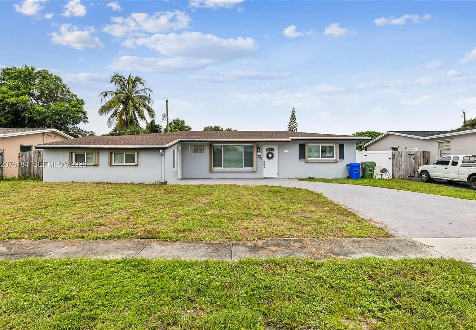 3 bed, 2.0 bath, 1812 sqft, $4,000 — Photo 2