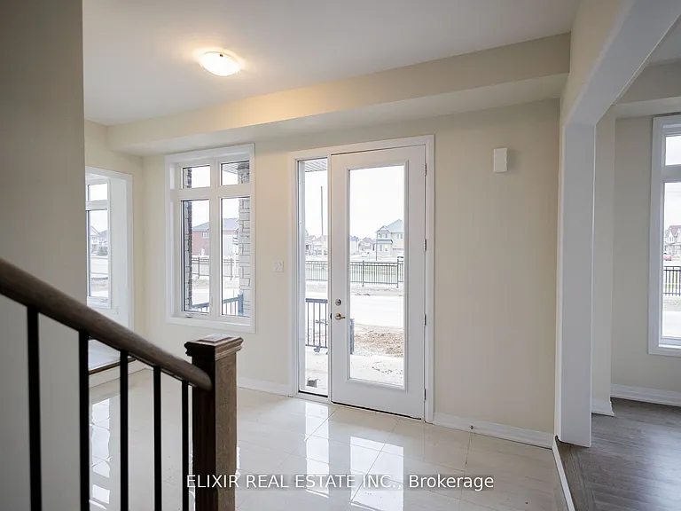 20 Molnar Cres — Photo 17