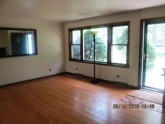 3rd image of 7725 S Cronin Ave