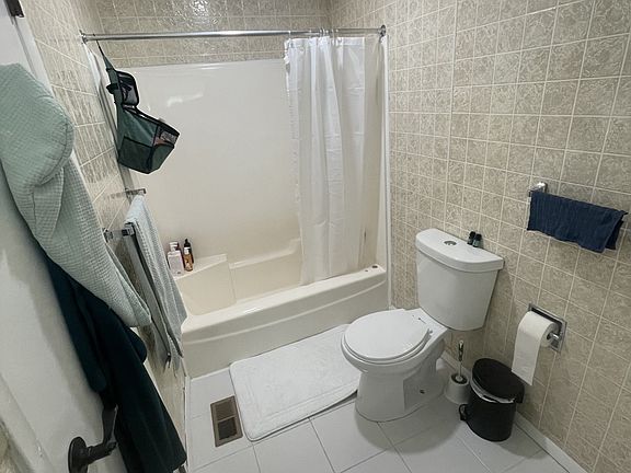 5th image of 2355 Hill Ct
