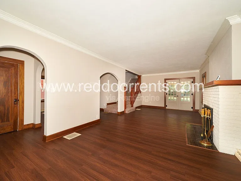 412 N Merrill St — Photo 11