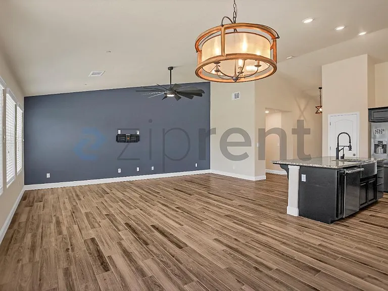 433 S Crescent Ln — Photo 13