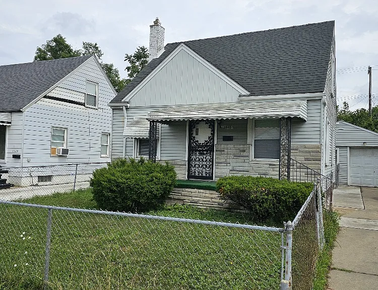 3337 S Bassett St — Photo 1