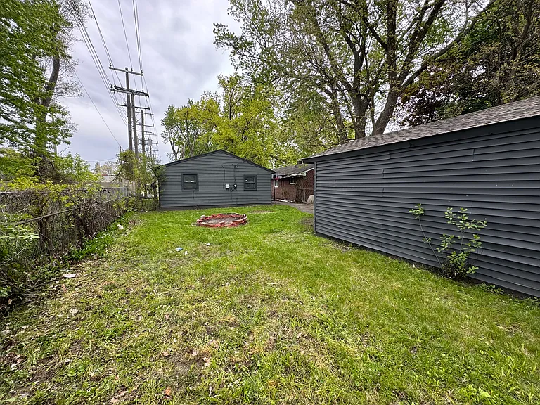 30247 Glenwood St — Photo 5