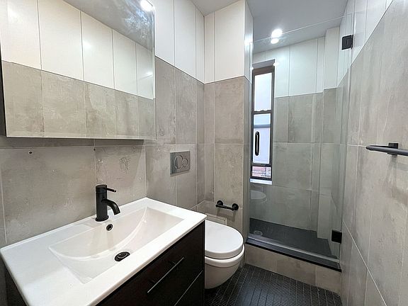 5th image of 35 Bedford St APT 14