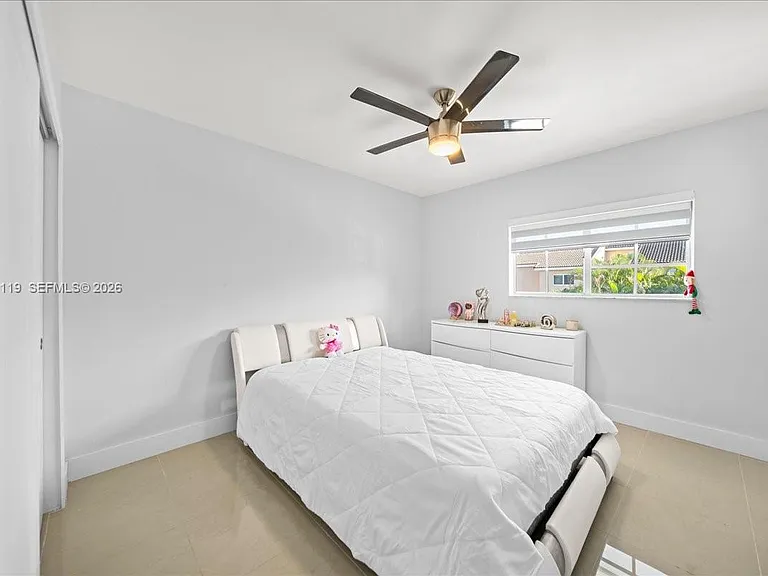 15341 SW 36th St — Photo 2