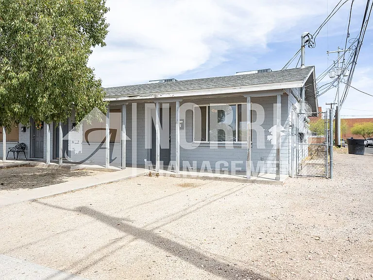 710 N Olive Ave — Photo 18