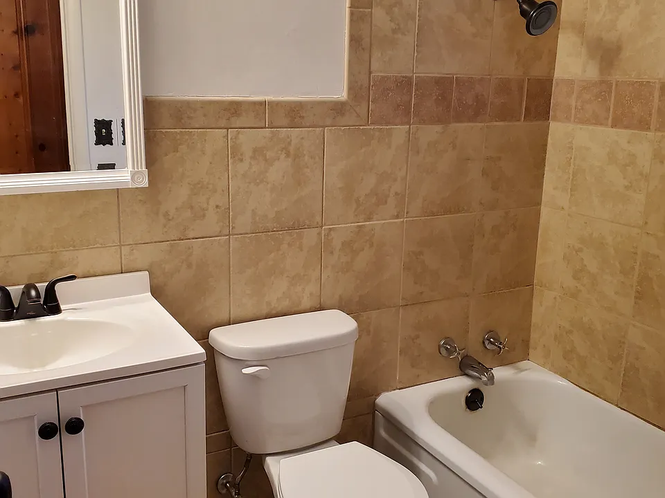 Full Bathroom