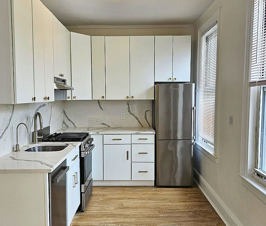 1st image of 24-31 33rd St Floor 2