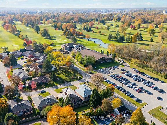 3rd image of 4 Barons Ct