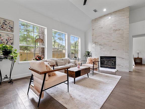 5th image of 55 Terraglen Dr
