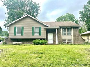 1305 SW Kings Cross Rd, Blue Springs, MO 64014