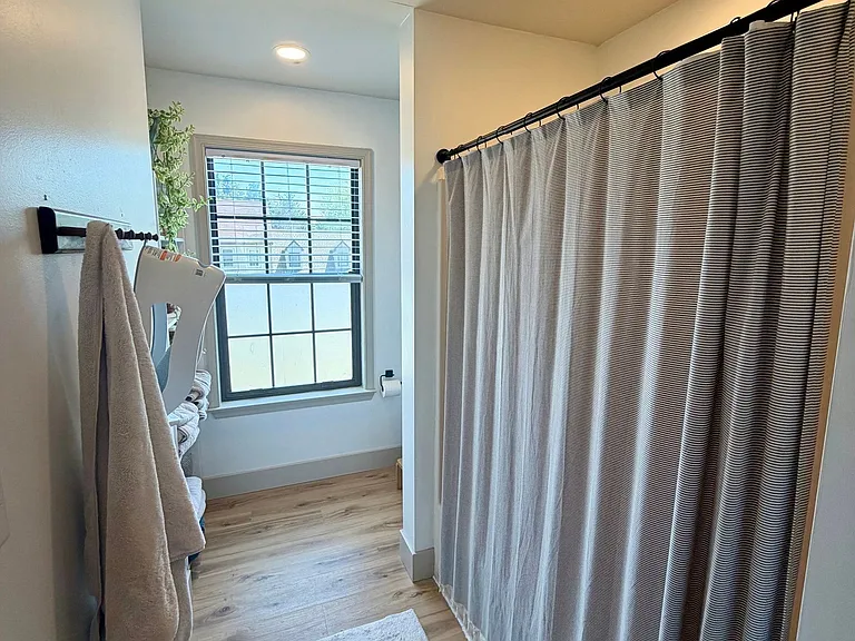 60 Carriage House Dr — Photo 14