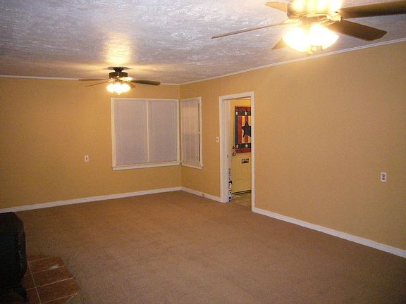 4th image of 1025 SW 31st St